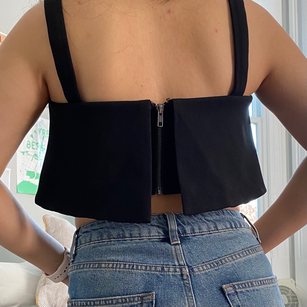 Structured Black Statement Ruffle Crop Top - Picture 3 of 7